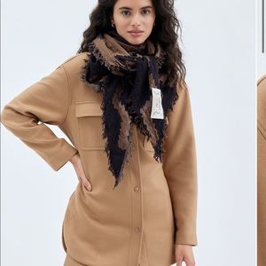 Aritzia brand new diamond mosaic triangle scarf in peniche